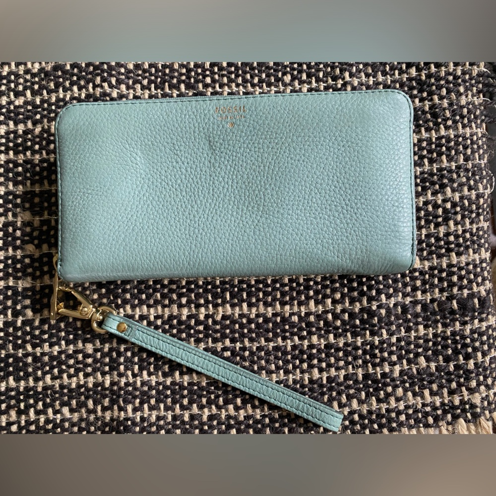 Fossil wallet with wrist strap